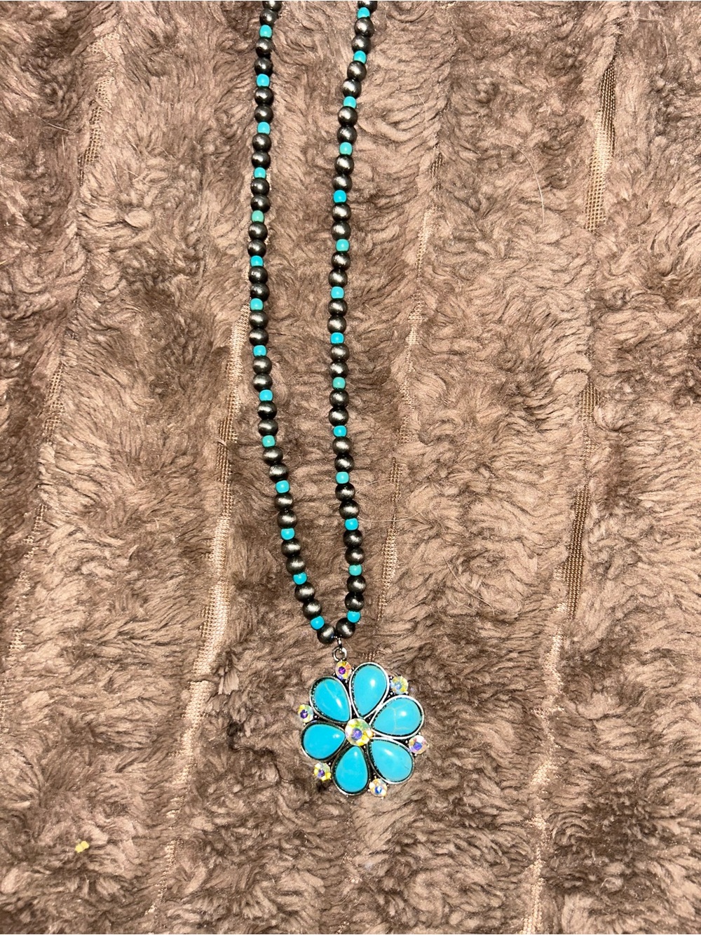 Turquoise Flower Pendant Beaded Necklace - Women Jewelry